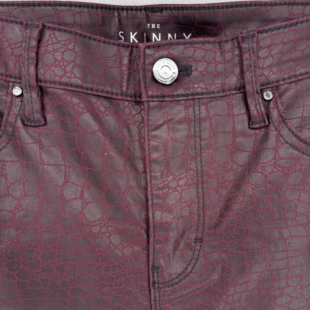 White House Black Market Burgundy Textured Skinny Pants Faux Croc Size 6 - Picture 4 of 8